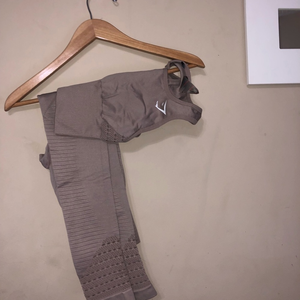 GYMSHARK ENERGY SEAMLESS LEGGINGS & CROP TOP